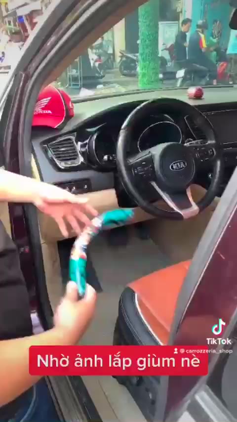 Bộ 2 miếng ốp vô lăng bọc vô lăng thiết kế hiện đại | BigBuy360 - bigbuy360.vn