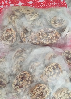 Kẹo chuối cuộn bánh tráng