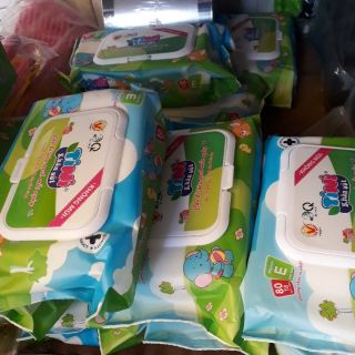 Khăn giấy ướt không mùi cao cấp Tini