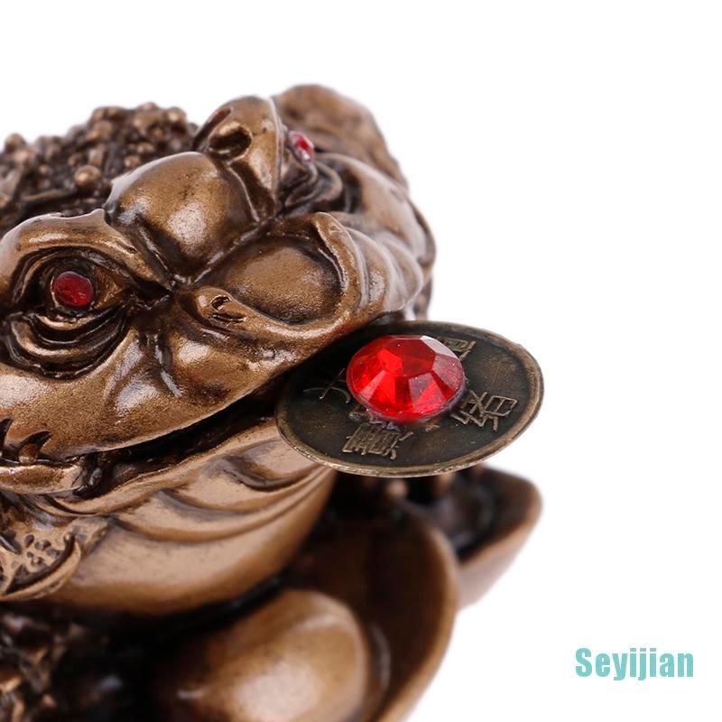 Tượng hình con cóc ngậm đồng xu độc đáo
