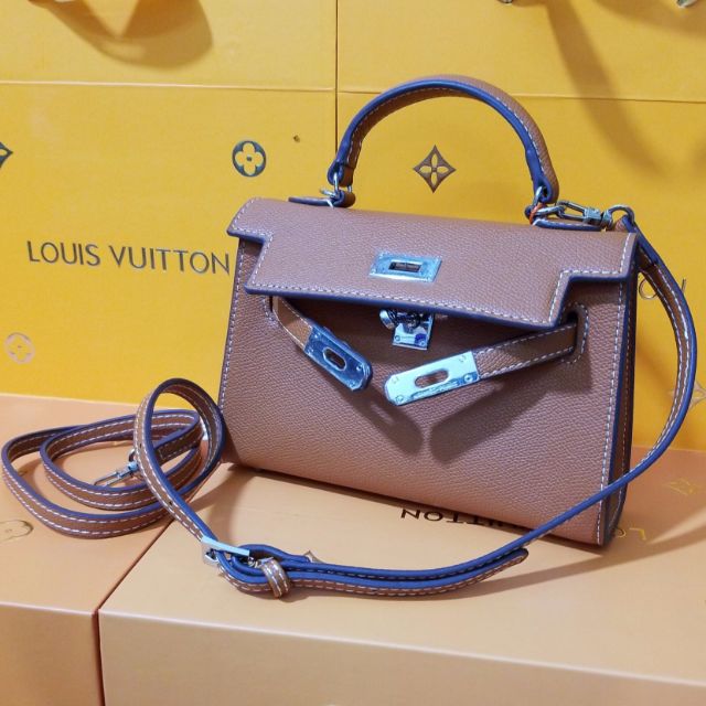 Túi xách màu nâu