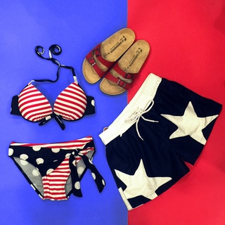 Bộ bikini hai mảnh sọc đỏ phối xanh đen