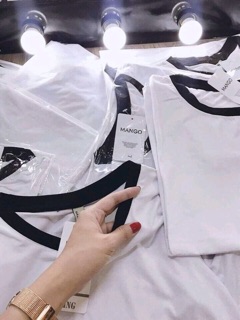 Áo phông viền đen trơn 