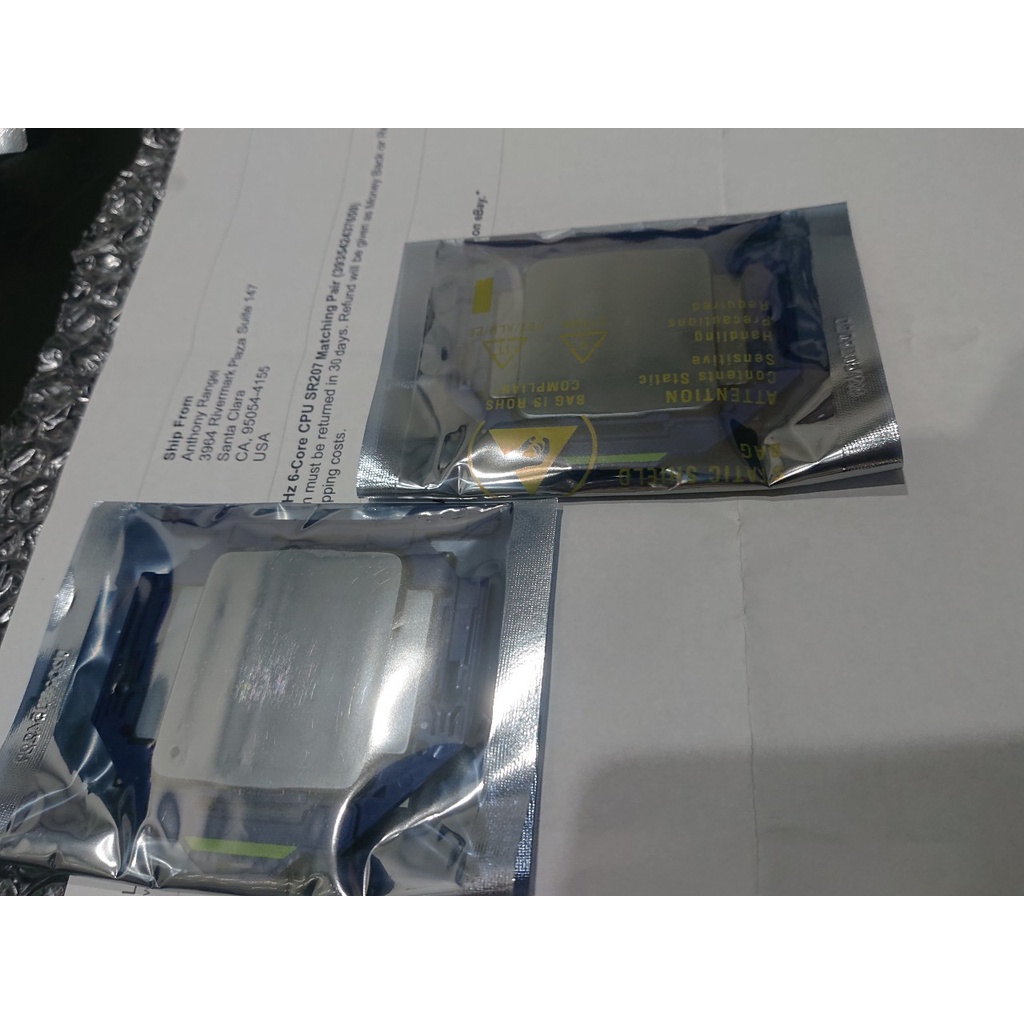 Bộ vi xử lí Intel Xeon E7 4809 v3 và E7-4860V2