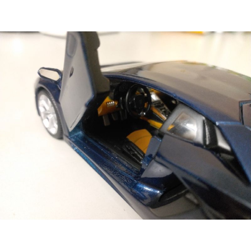 Lamborghini Advantador Welly scale 1:24  Lamborghini Advantador Welly scale 1:24Lamborghini Advantad