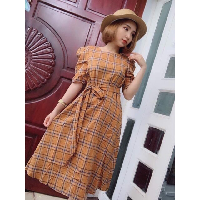 Đầm dáng xoè caro nâu tay ngắn thắt nơ eo