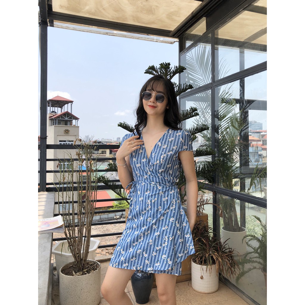 VÁY HOA XANH THẮT EO - ĐẦM KẺ SỌC HOA NHÍ TÍM XANH BUỘC NƠ CỔ V ULZZANG