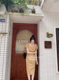 ĐẦM MIDI CARO CỔ VUÔNG