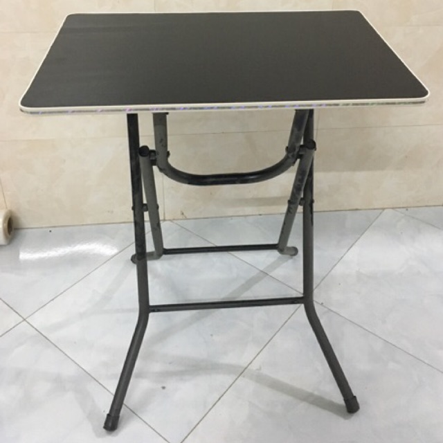 Bàn gấp gọn đa năng , chân cao 70cm mặt rộng 40*60cmh