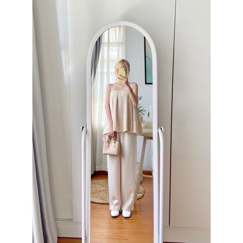 Áo Hai dây trơn xếp ly nhẹ thiết kế form rộng màu sắc nhẹ nhàng style vintaga hàn quốc dễ mặc và phối đồ bo chun co giãn