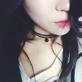 Vòng cổ đen CHOCKER có 23 mẫu đẹp để chọn
