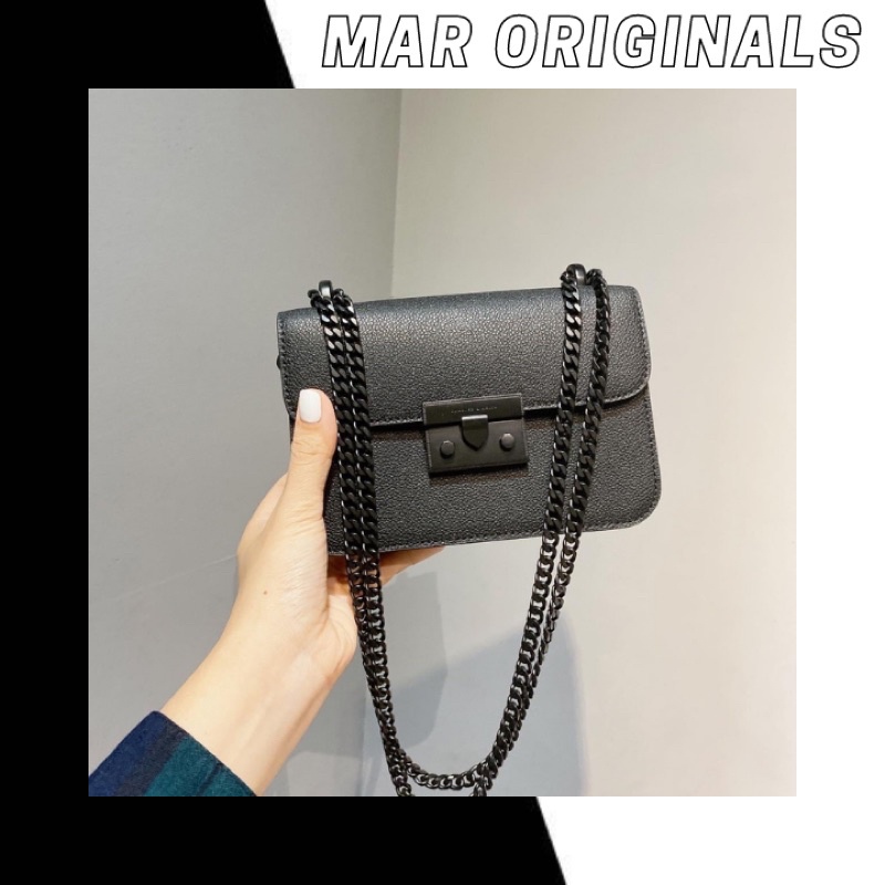 Túi xách nữ Charles and Keith đeo chéo đẹp đinh sườn full đen 18cm