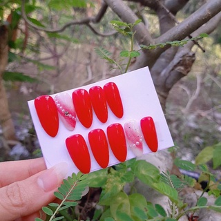 Nailbox sắc đỏ lấp lánh