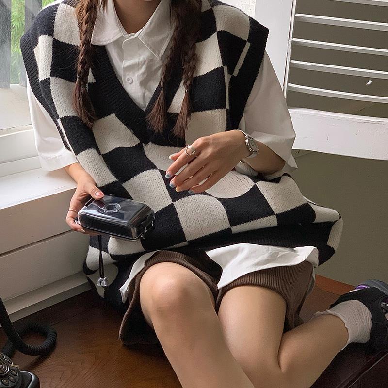 Áo len không tay cổ chữ V họa tiết caro thời trang | BigBuy360 - bigbuy360.vn