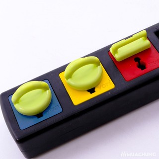 Vỉ 6 bịt ổ điện có móc cầm