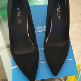 Giày bigsize của nữ
