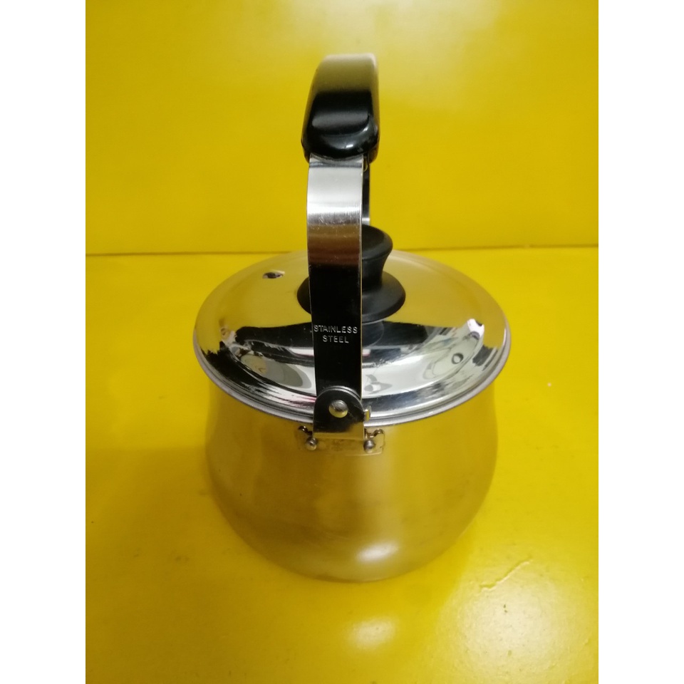 Ấm inox nội địa Nhật (2.2L) (mã 881), Dùng được bếp từ