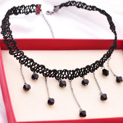 Vòng cổ choker ren phối dây đính hạt