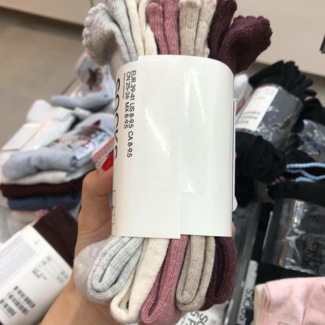 Combo 2 Set tất 5 đôi H&M và xịt khoáng Avene