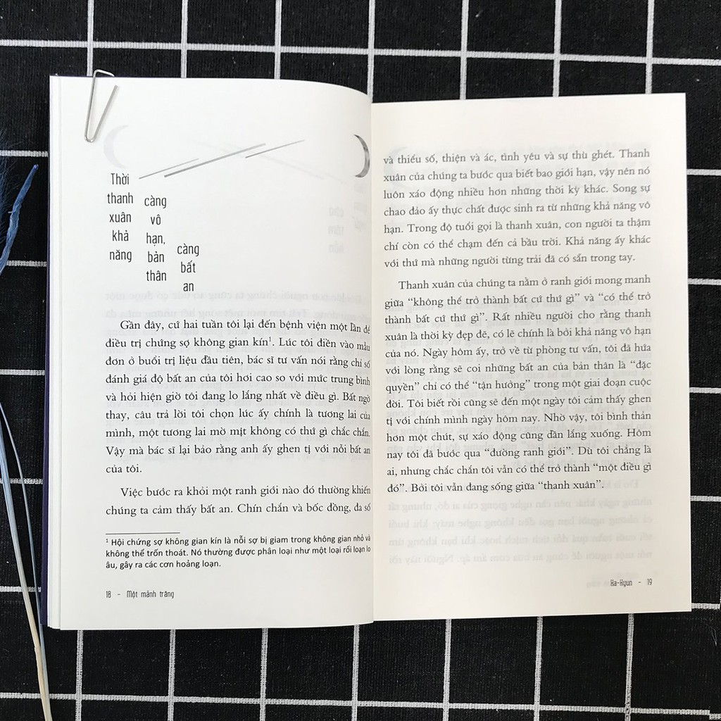 Sách - Một Mảnh Trăng (Kèm Bookmark)