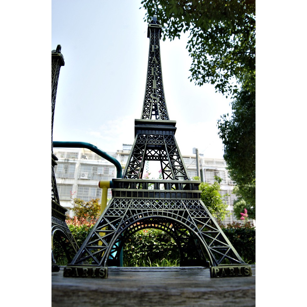 Mô hình tháp Eiffel bằng kim loại - Trang trí bàn làm việc