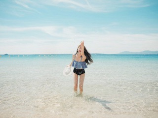 Bikini 2 mảnh hàn quốc ( có kèm ảnh khách )