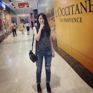 Jean rách gối zara