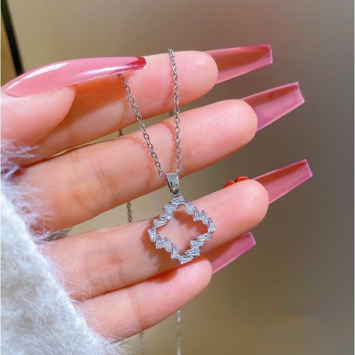 Dây Chuyền Titan Cỏ 4 Lá Đính Đá Nhân Tạo Sang Trọng TT 4177