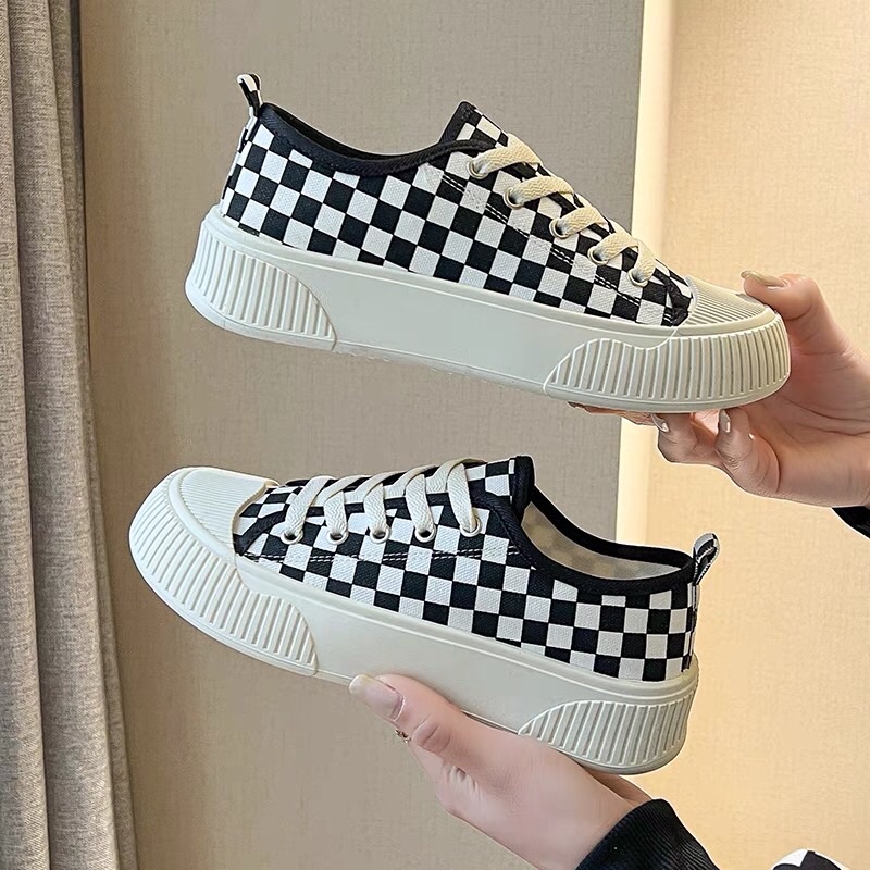 Giày sneaker thể thao nữ hoạ tiết caro độn đế nâu phong cách cá tính JAENIA G012