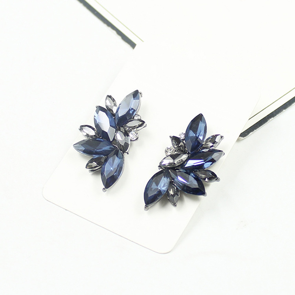 Đôi bông tai đính đá màu kiểu dáng sang trọng cho nữ