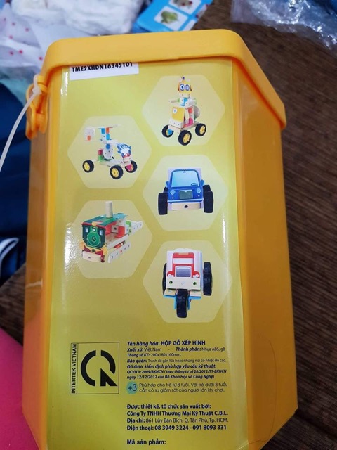 Lắp ráp phương tiện giao thông bằng gỗ