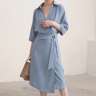 Đầm xanh đậm cổ bẻ đắp tà