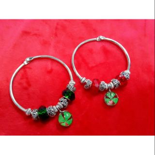 Vòng tay kiềng cỏ 4 lá đủ màu. 35k