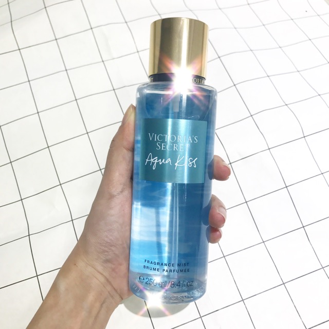 Xịt toàn thân Victoria's Secret Aqua Kiss Fragrance Mist 250ml