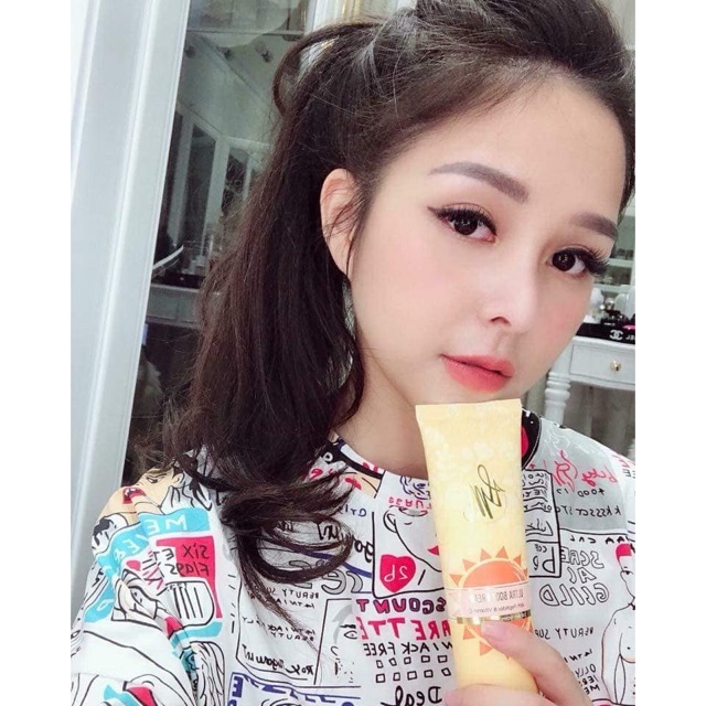 KEM DƯỠNG TRẮNG TOÀN THÂN HM