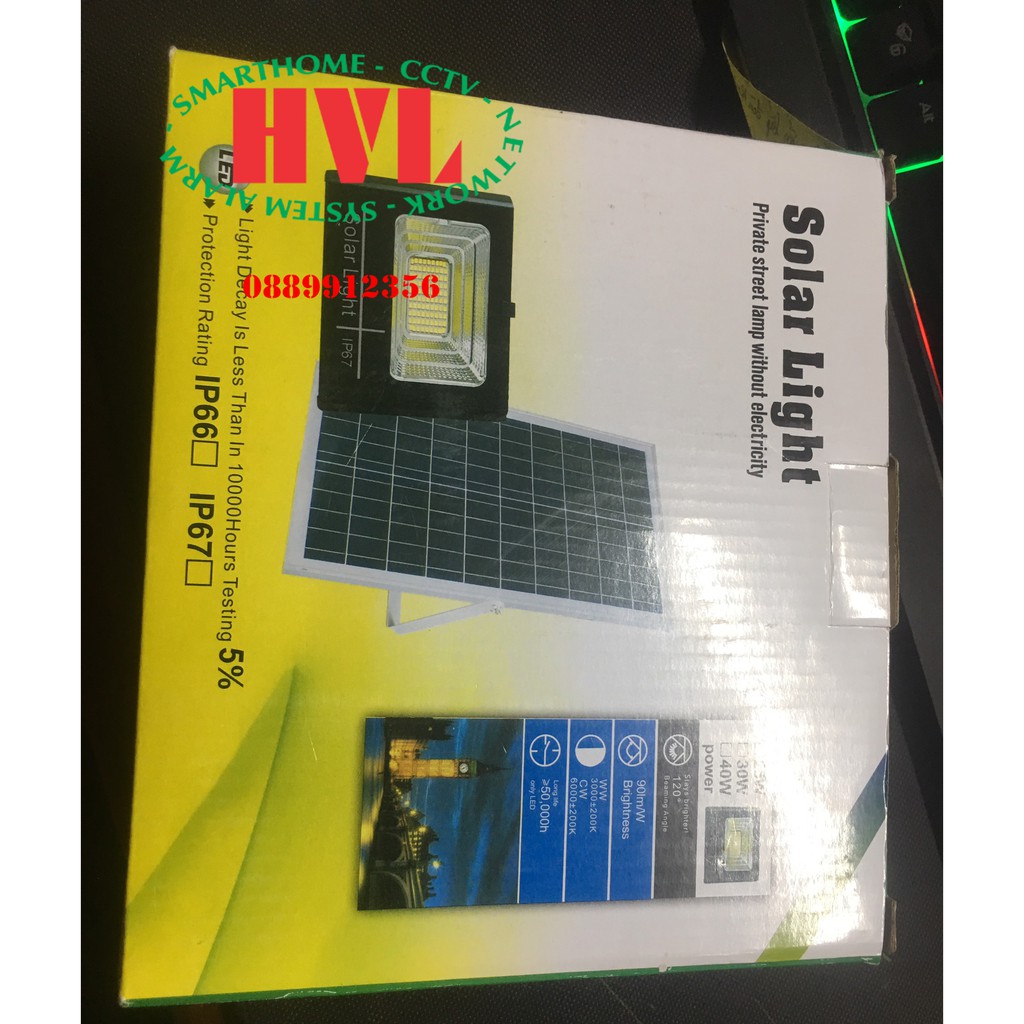 Đèn pha năng lượng mặt trời 30W