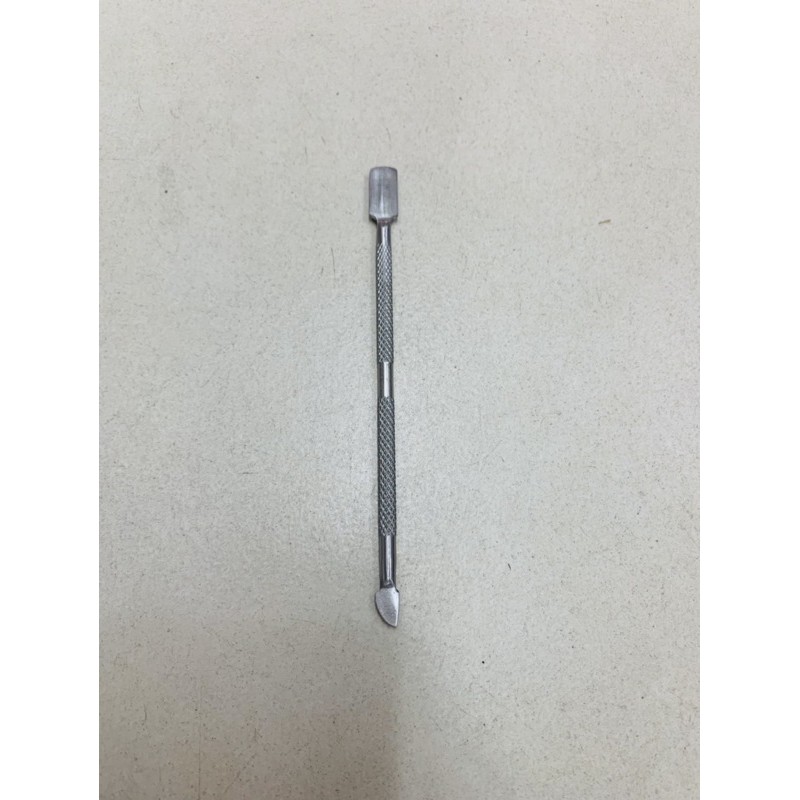 Cây đẩy da chết sủi móng nail