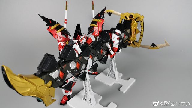 Mô hình gunpla MG 8814 Astray Red Frame Ver.MB