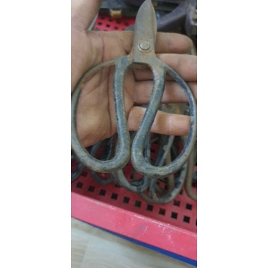 Kéo nhật bãi chưa vệ sinh