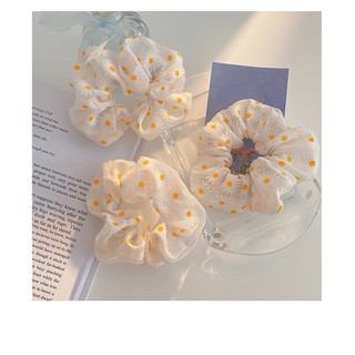 CỘT TÓC HOA DAISY TRẮNG SCRUNCHIES