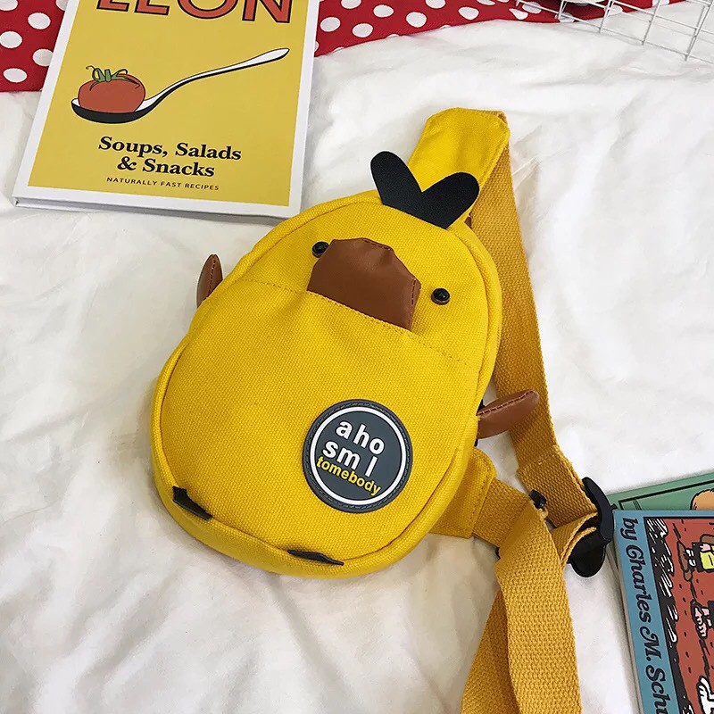 Túi đeo chéo Vịt hàng QC bao chất phù hợp mọi lứa tuổi
