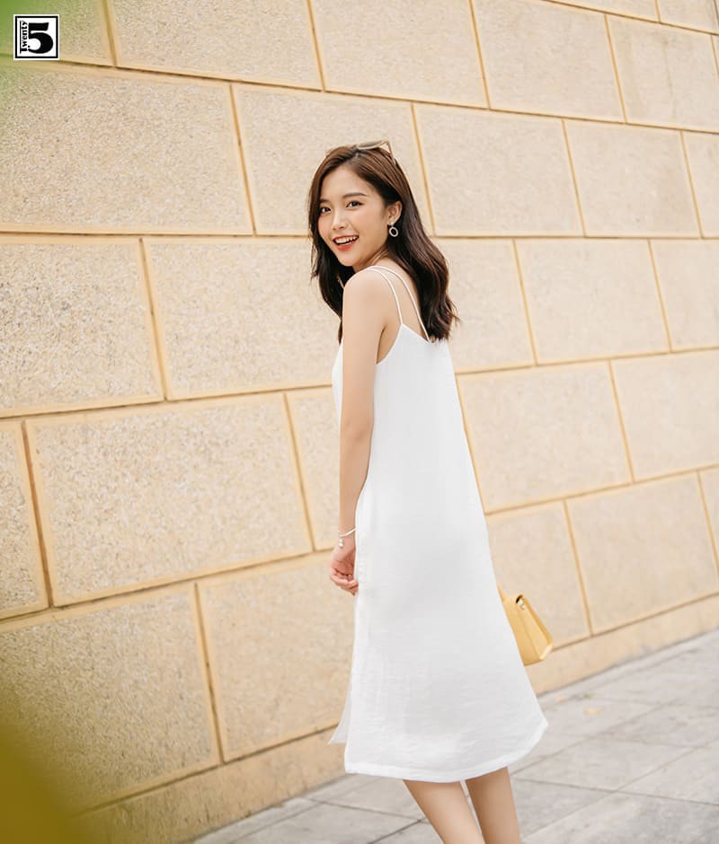 Đầm nữ midi dạo phố đi biển 2 dây xẻ sườn cổ tim có lớp lót Twentyfive N260