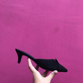 giày cao gót bít mũi phối nơ