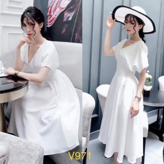 Váy trắng cổ chữ V