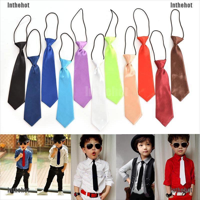 1 Bộ Cà Vạt Màu Cho 1 Bộ