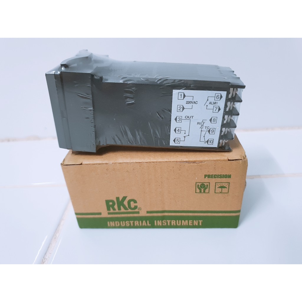 Đồng hồ nhiệt độ RKC REX-C100 (Out Relay)