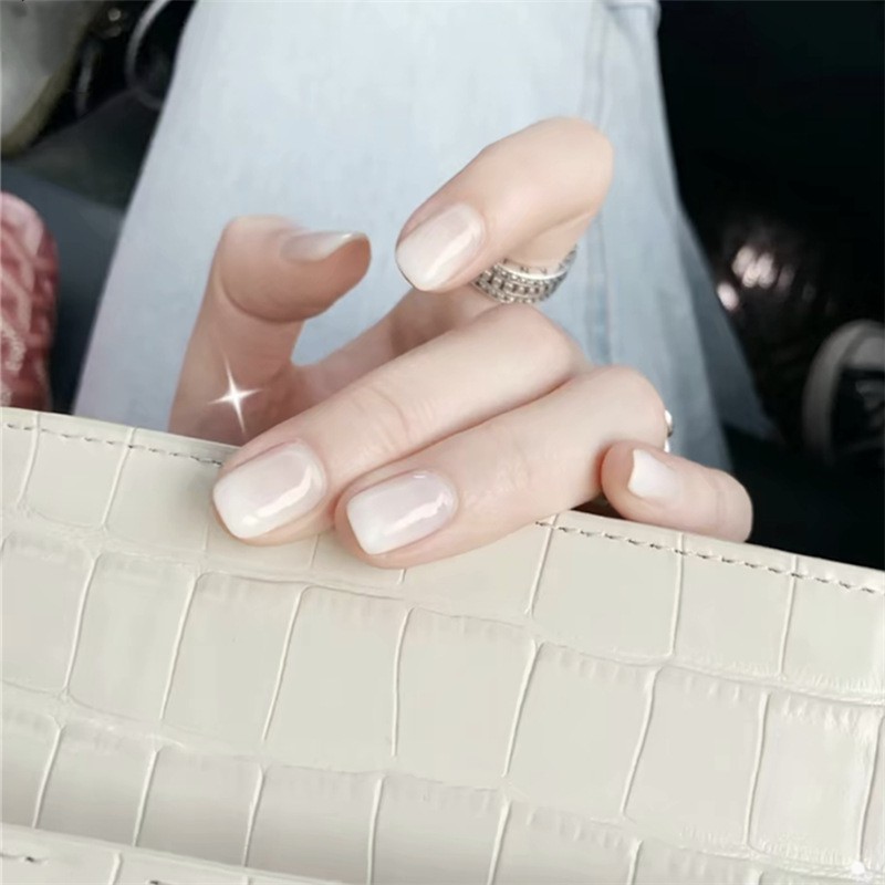 Bộ 24 móng tay giả Nail Nina trang trí nghệ thuật họa tiết màu trắng Gradient mã PD-216【Tặng kèm dụng cụ lắp】