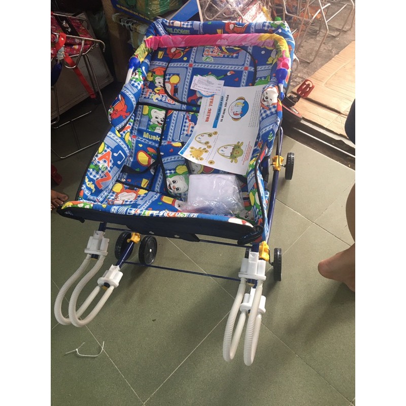 Xe 4 nhún ăn bột Hoàng Thành