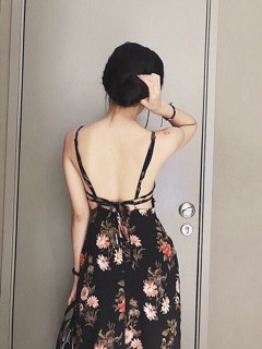 ĐẦM HOA CỘT DÂY CÓ MÚT NGỰC