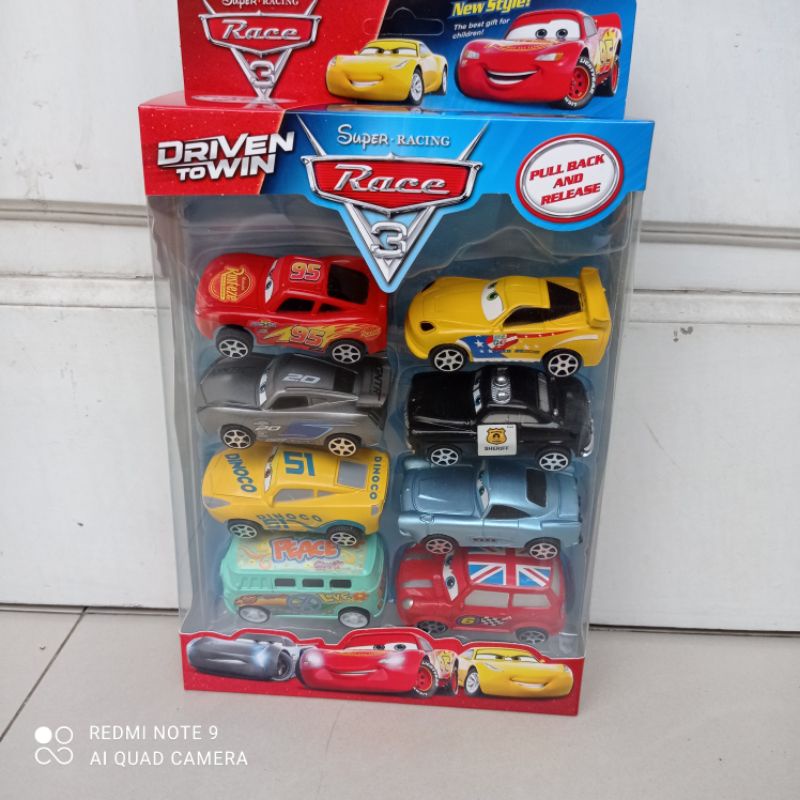 Set 8 chiếc ô tô Mcqueen bằng nhựa chạy đà siêu hot